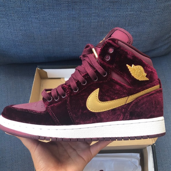Air Jordan 1 Retro Heiress GG Velvet’ - Picture 4 of 8